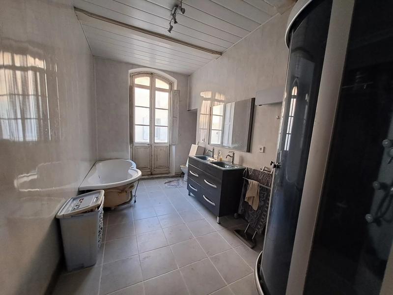 Maison - 180 m² - 6 pièces