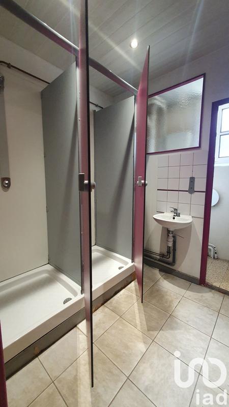 Appartement - 1 350 m² - 38 pièces