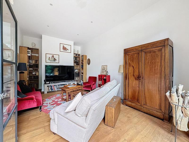 Maison - 275 m² - 7 pièces