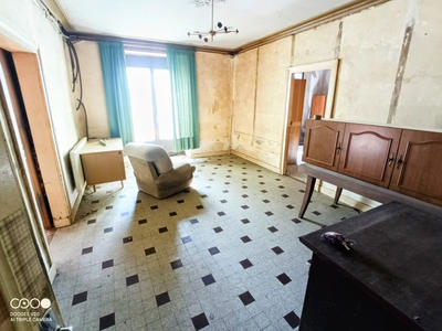 Maison - 180 m² - 8 pièces