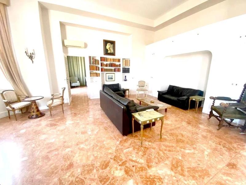 Appartement - 140 m² - 6 pièces