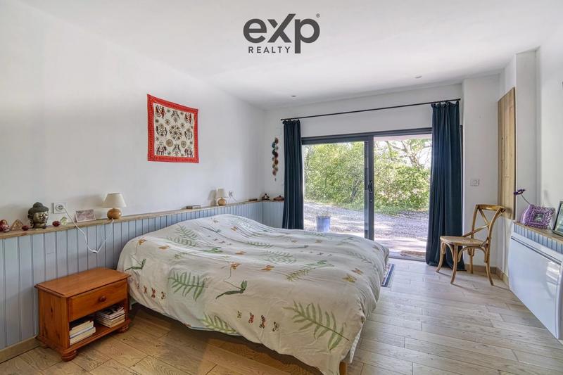 Maison - 203 m² - 6 pièces