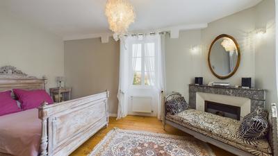 Maison bourgeoise - 220 m² - 9 pièces