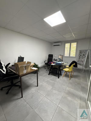 Bureau - 59 m²