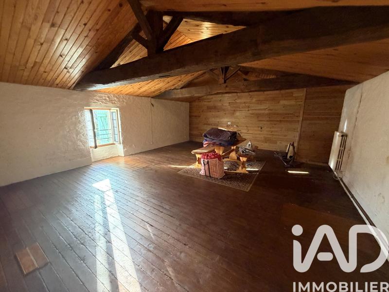 Maison - 215 m² - 9 pièces