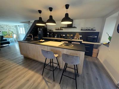 Maison - 168 m² - 3 pièces