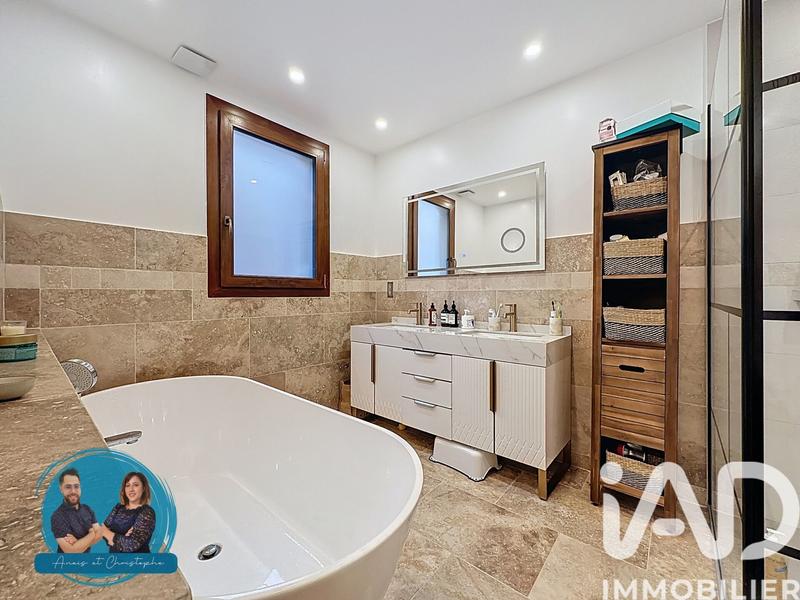 Maison - 180 m² - 5 pièces