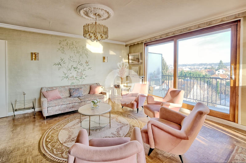 Appartement - 90 m² - 4 pièces