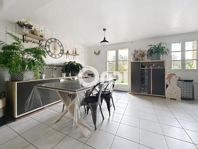 Maison - 98 m² - 5 pièces