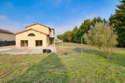 Maison - 337 m² - 5 pièces