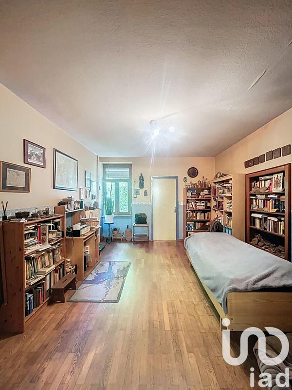 Maison - 220 m² - 9 pièces