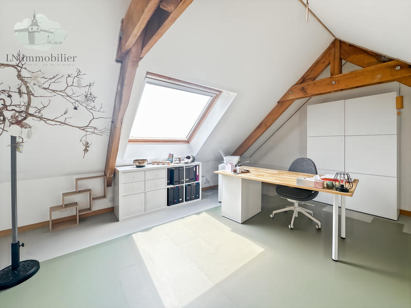 Maison - 211 m² - 15 pièces