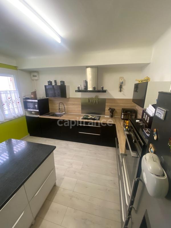 Maison - 160 m² - 8 pièces