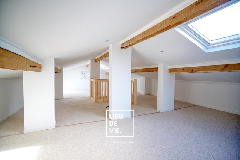 Maison ancienne - 325 m² - 9 pièces