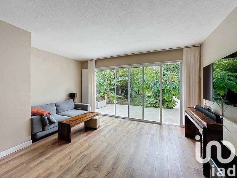 Maison - 180 m² - 8 pièces