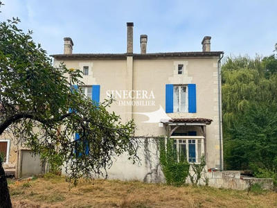 Maison - 208 m² - 3 pièces
