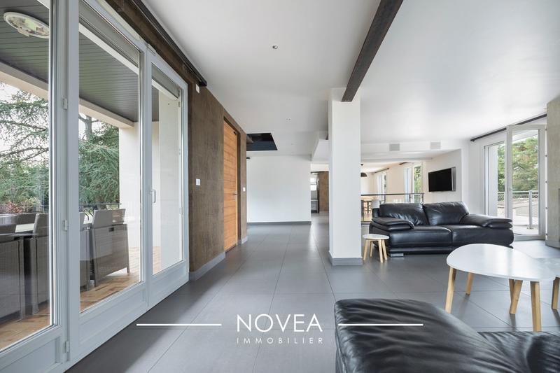 Maison - 296 m² - 8 pièces