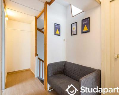 Chambre - 100 m² - 1 pièce