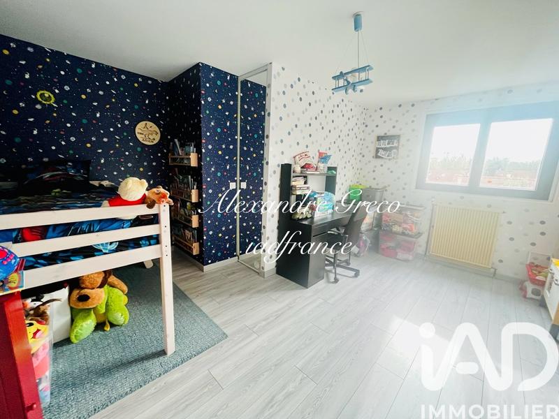 Maison - 185 m² - 8 pièces