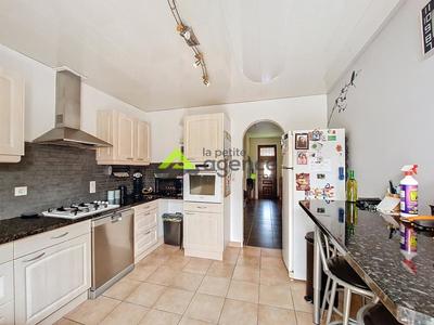 Maison - 170 m² - 8 pièces