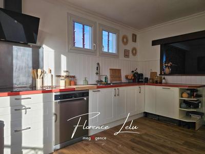 Maison de ville - 196 m² - 9 pièces