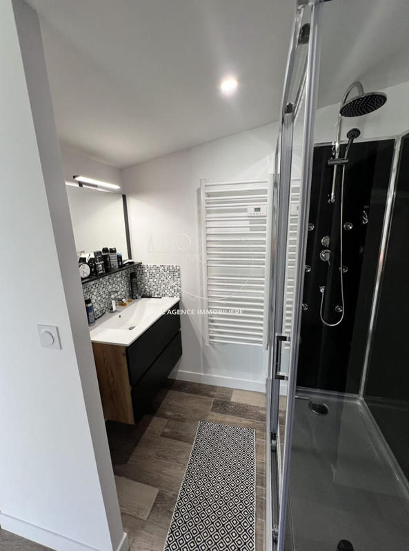 Maison - 244 m² - 7 pièces