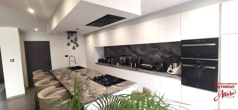 Maison - 177 m² - 5 pièces