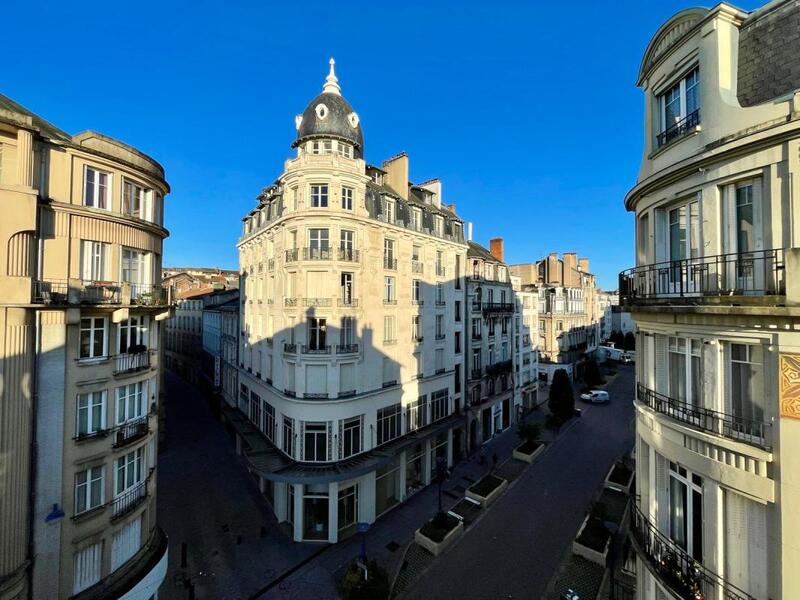 Appartement - 147 m² - 7 pièces