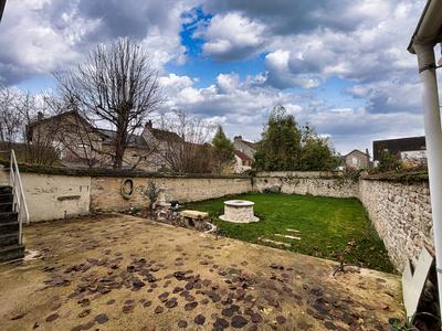 Maison - 93 m² - 4 pièces