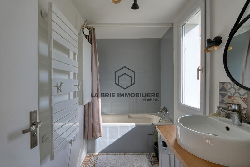 Maison - 135 m² - 6 pièces