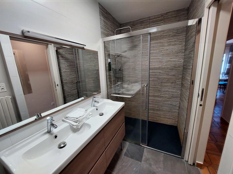 Maison - 221 m² - 8 pièces