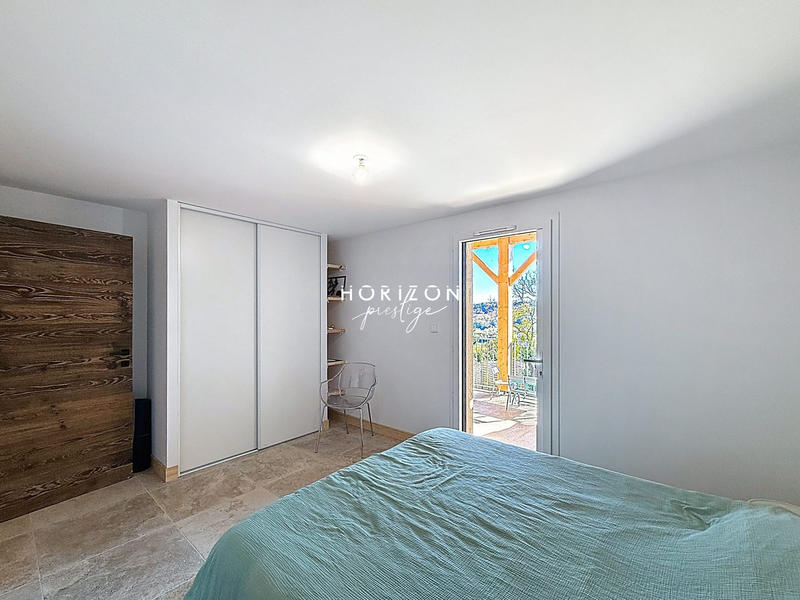 Maison - 210 m² - 9 pièces