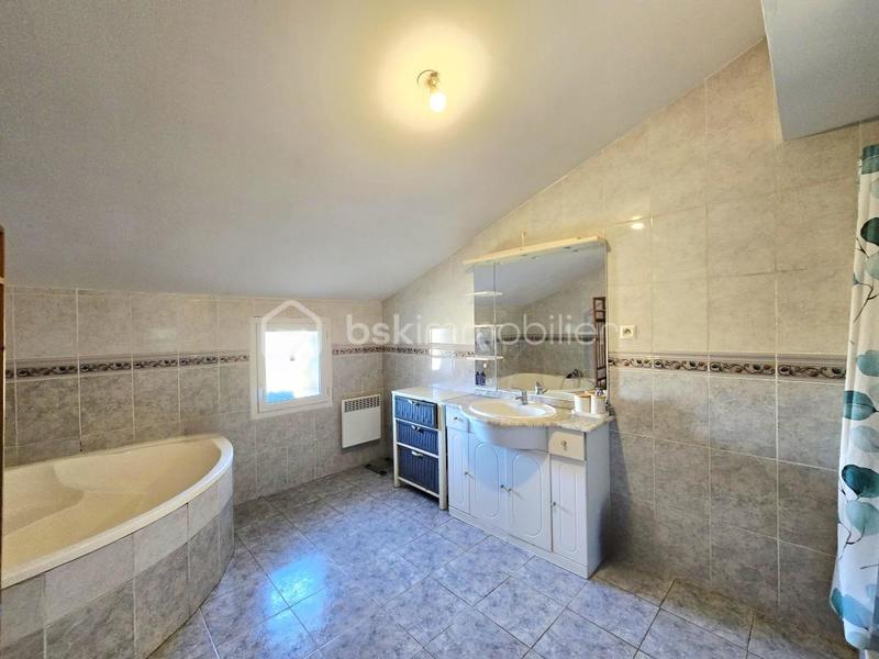 Maison - 111 m² - 5 pièces