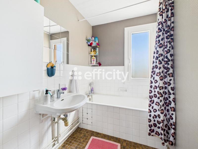 Appartement - 77 m² - 5 pièces