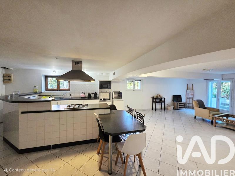 Maison - 307 m² - 7 pièces