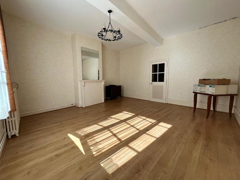 Maison - 200 m² - 9 pièces