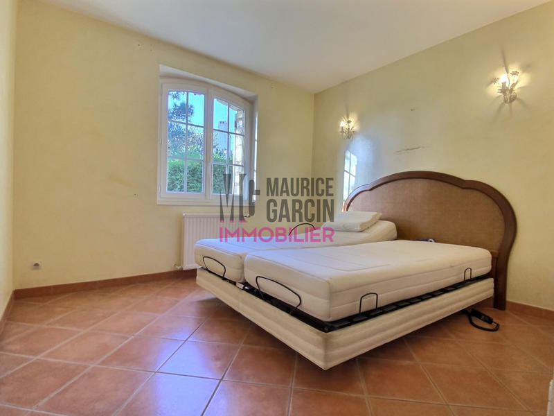 Maison - 189 m² - 6 pièces