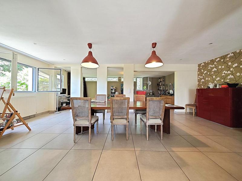 Maison - 360 m² - 15 pièces