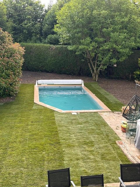 Maison - 180 m² - 7 pièces