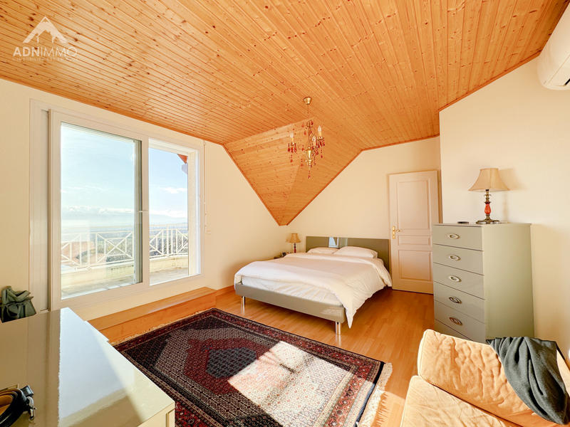 Maison - 205 m² - 6 pièces