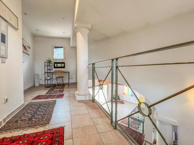 Villa - 328 m² - 10 pièces