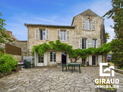 Maison ancienne - 305 m² - 6 pièces