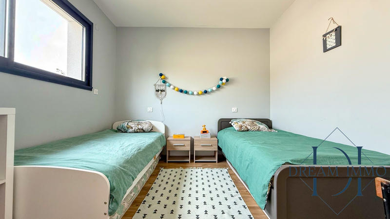 Maison contemporaine - 185 m² - 7 pièces