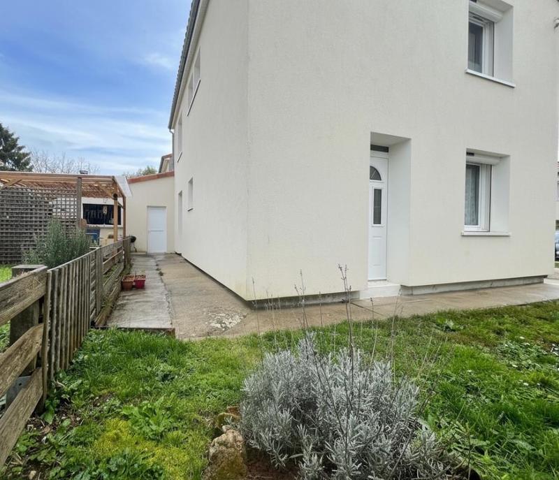 Maison - 95 m² - 8 pièces