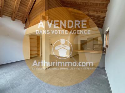 Maison - 204 m² - 9 pièces