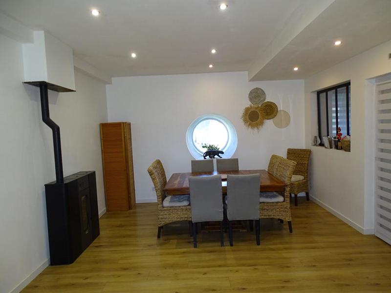 Demeure - 176 m² - 7 pièces