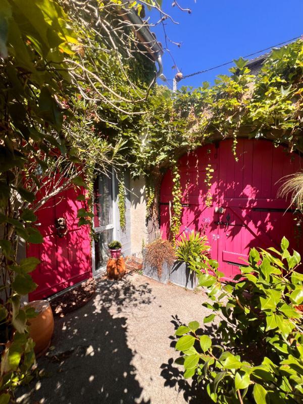 Maison - 280 m² - 8 pièces