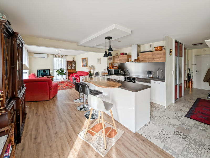 Appartement - 102 m² - 4 pièces