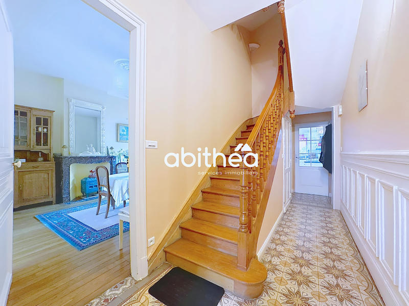 Maison - 186 m² - 6 pièces