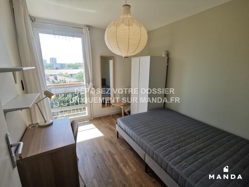 Chambre - 12 m² - 5 pièces